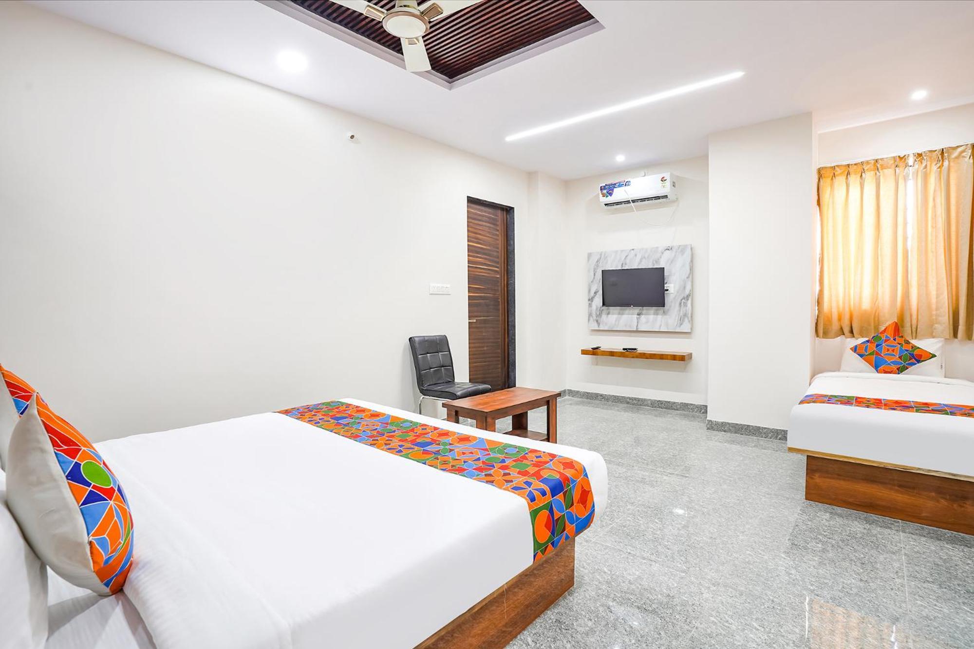 Fabhotel Platinum Palace - Nr Magadi Main Road Bangalore Exterior photo