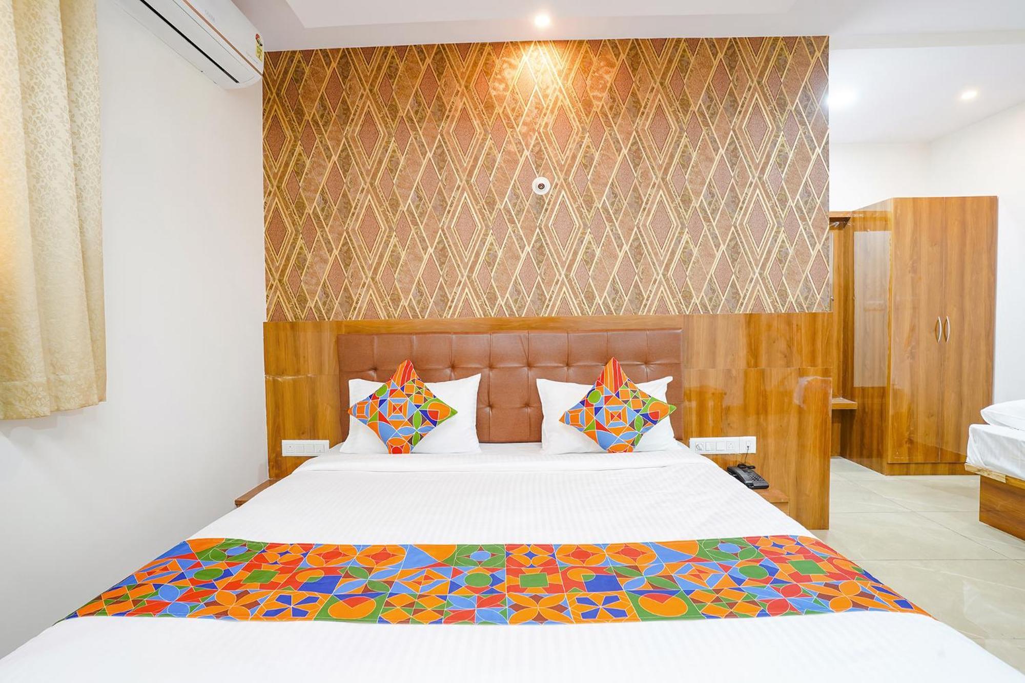 Fabhotel Platinum Palace - Nr Magadi Main Road Bangalore Exterior photo